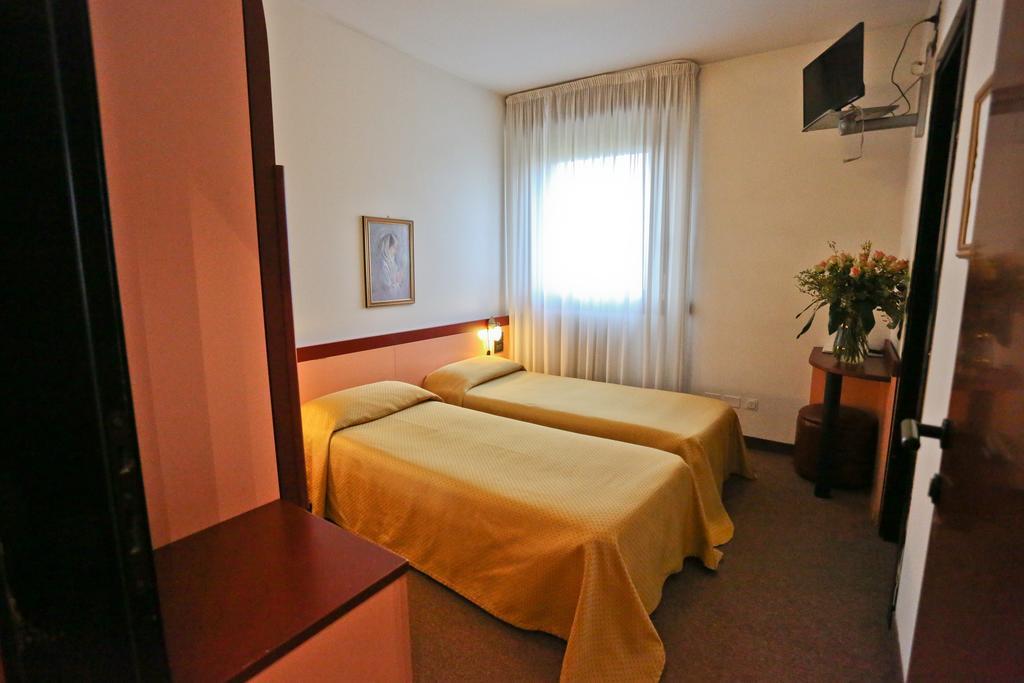 Hotel Due Ragni Віллорба Екстер'єр фото