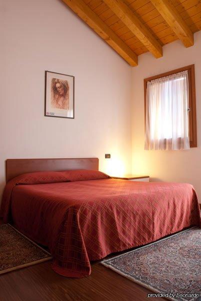 Hotel Due Ragni Віллорба Номер фото