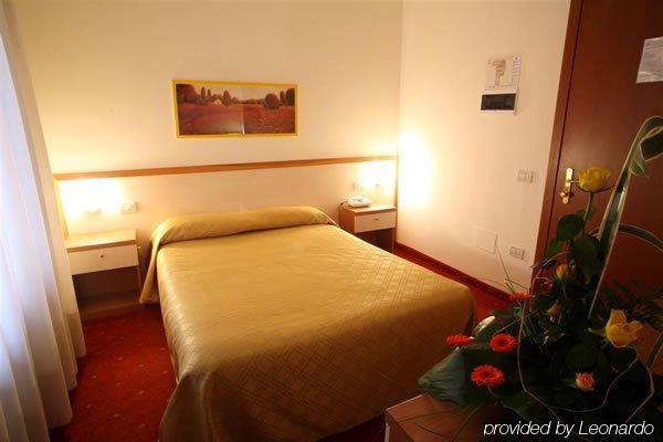 Hotel Due Ragni Віллорба Номер фото