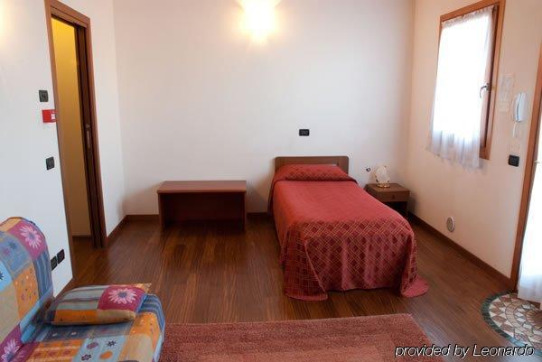 Hotel Due Ragni Віллорба Номер фото