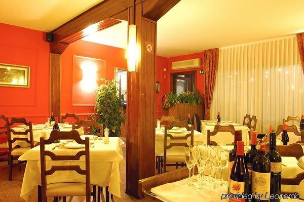 Hotel Due Ragni Віллорба Ресторан фото